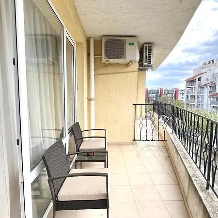 Apartament Bratanov Azuro *